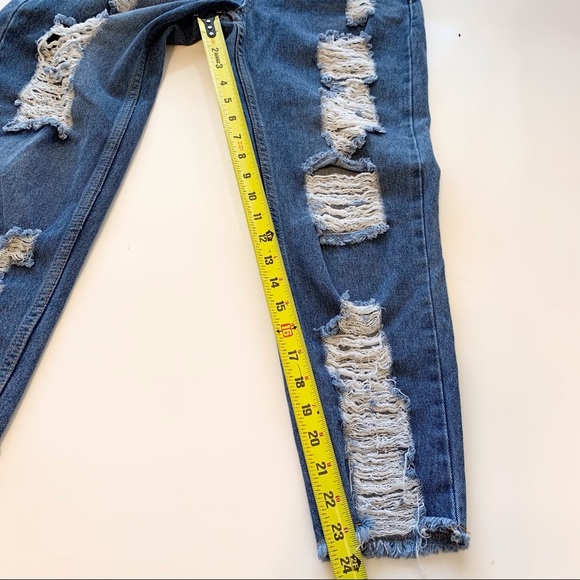 The Rockn Rev Distressed Mid Rise Crop Jean - Picture 10 of 10